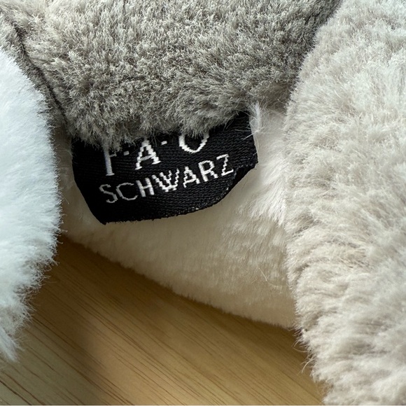 FAO Schwarz Husky or Wolf Dog plush - Picture 6 of 15